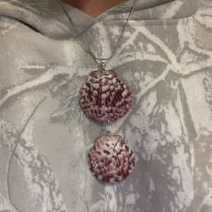 Handmade Pink Shell Pendant Necklace - Women Jewelry